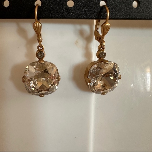 Source Unknown Jewelry - Elegant Vintage-Style Gold Leverback Earrings Cushion Cut Crystal Drops Sparkle